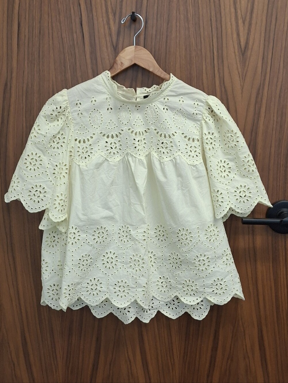 T TAHARI Eyelet Top SZ XL